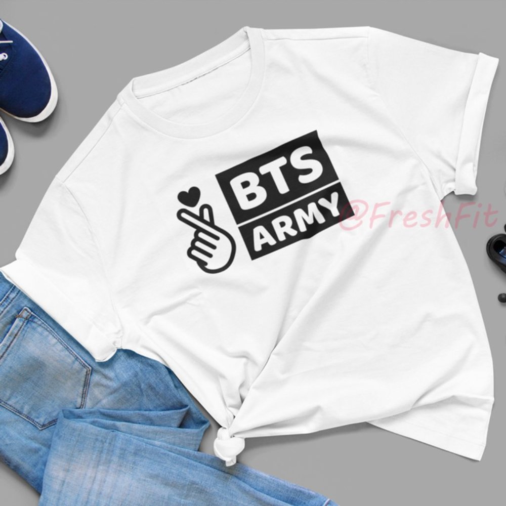 🆕 BTS Army Heart Finger Hand Sign Fan T-Shirt 💗